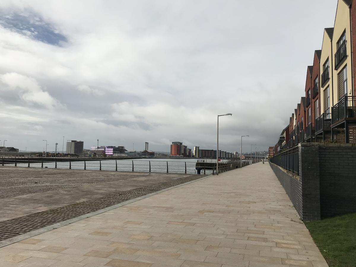 Just Stay Wales - Mariners Walk Swansea Bagian luar foto